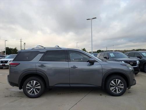 2025 Nissan Pathfinder SL 4WD