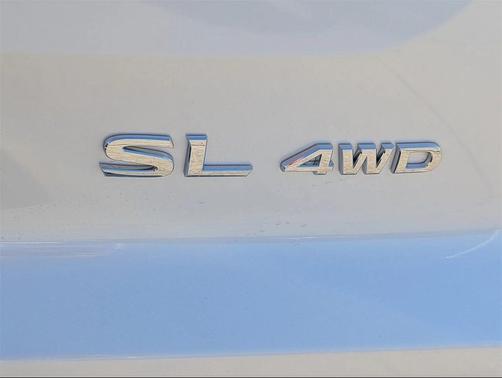 2025 Nissan Pathfinder SL 4WD