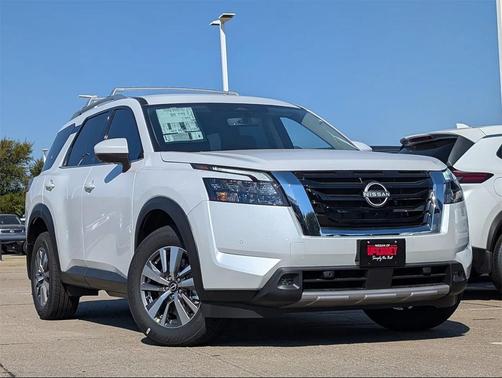 2025 Nissan Pathfinder SL 4WD
