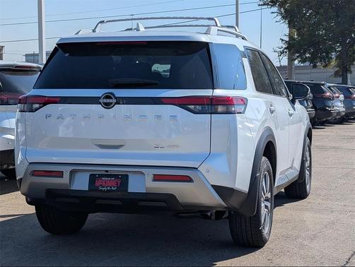 2025 Nissan Pathfinder SL 4WD