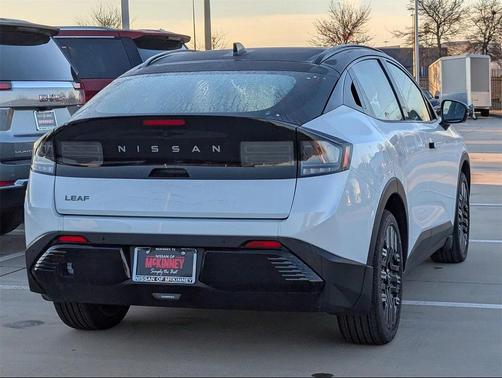 2026 Nissan Leaf PLATINUM+