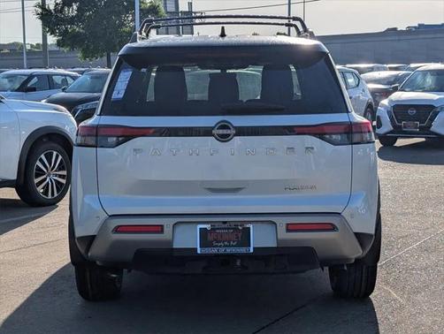 2025 Nissan Pathfinder Platinum FWD