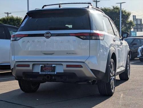 2025 Nissan Pathfinder Platinum FWD
