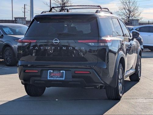 Super Black 2026 Nissan Pathfinder SV