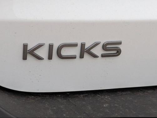 Fresh Powder 2026 Nissan Kicks S