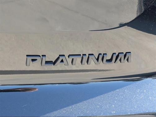 2025 Nissan Pathfinder Platinum FWD