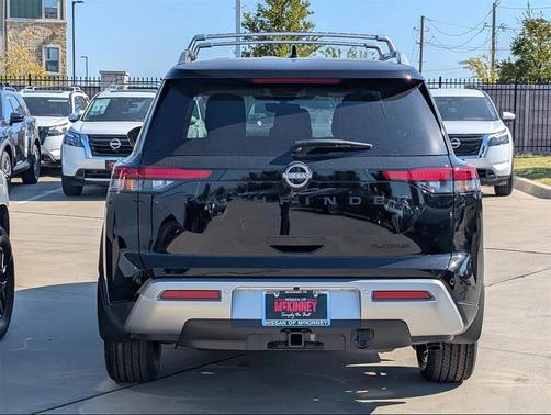 2025 Nissan Pathfinder Platinum FWD