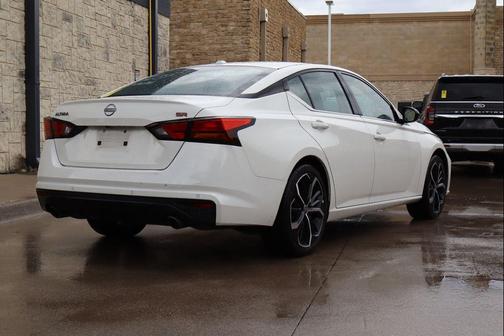 Glacier White 2025 Nissan Altima SR FWD