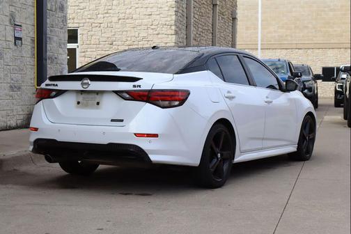 Aspen White Tricoat Super Black 2022 Nissan Sentra SR
