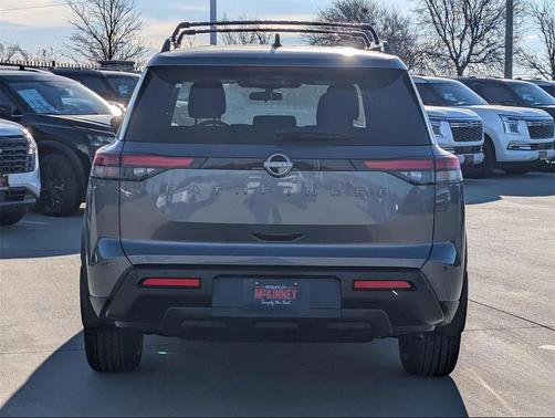 2026 Nissan Pathfinder SV