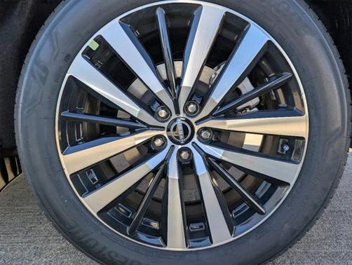 2025 Nissan Pathfinder Platinum FWD