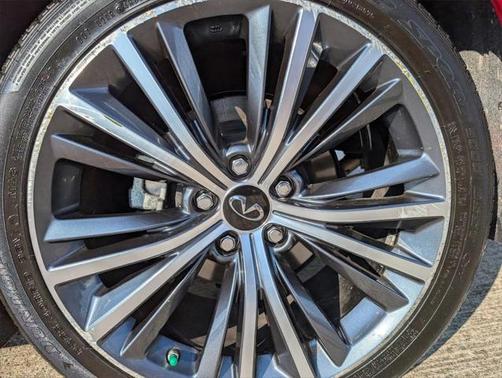 2022 INFINITI Q60 LUXE AWD