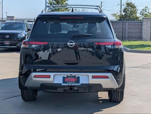 2025 Nissan Pathfinder Platinum FWD