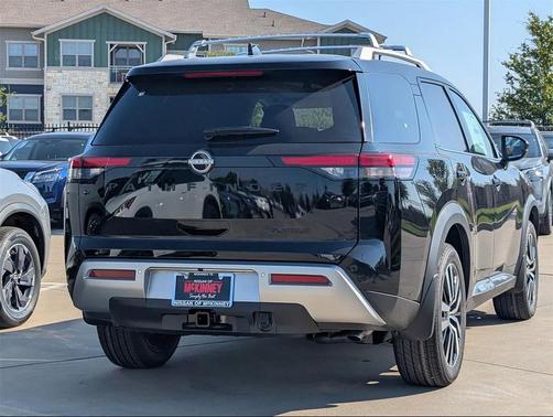 2025 Nissan Pathfinder Platinum FWD