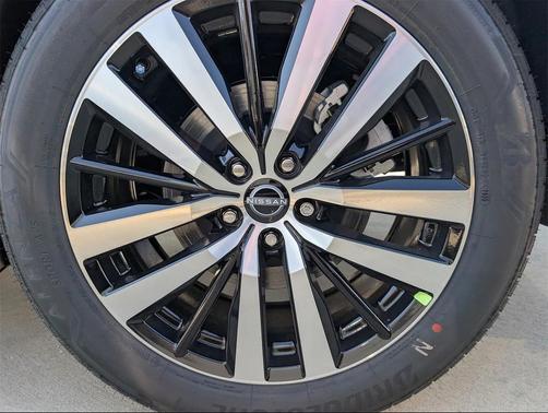 2025 Nissan Pathfinder Platinum FWD