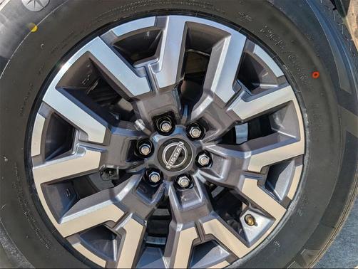 2022 Nissan Frontier SV