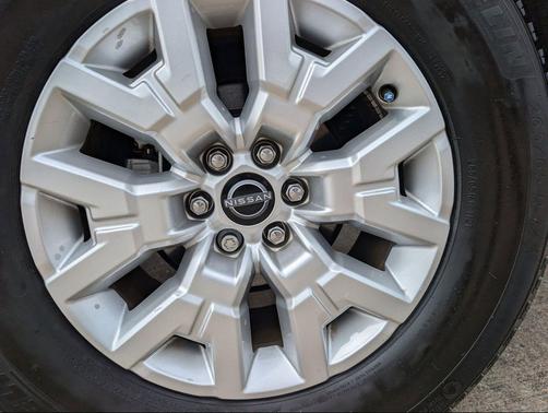 Gun Metallic 2023 Nissan Frontier SV