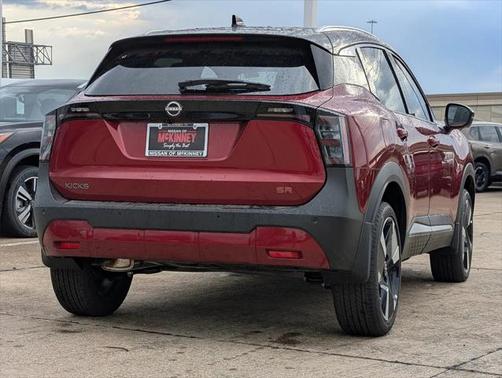 2025 Nissan Kicks SR