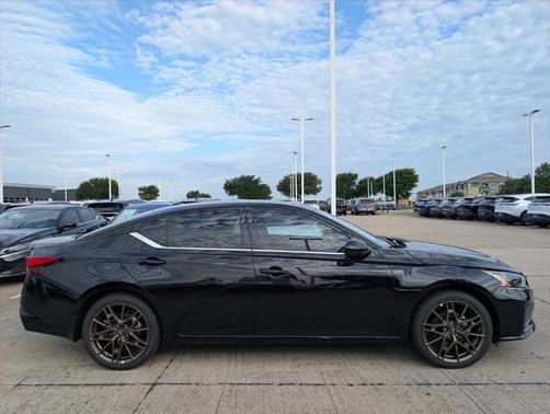 2025 Nissan Altima SR FWD
