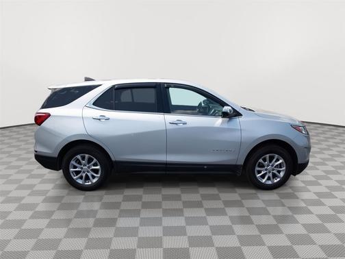 Silver Ice Metallic 2018 Chevrolet Equinox LT