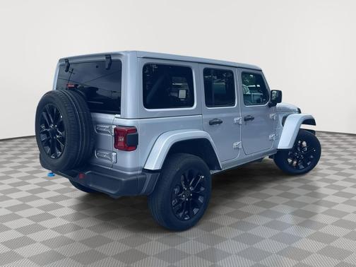 Silver Zynith Clearcoat 2024 Jeep Wrangler 4xe Sahara