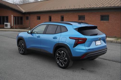 Marina Blue Metallic 2026 Chevrolet Trax FWD 2RS