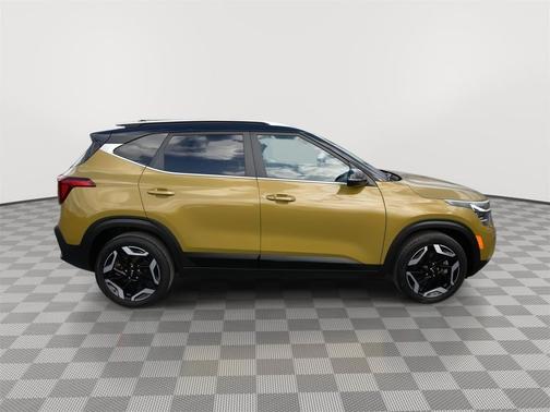 Valais Green/Black Roof 2024 Kia Seltos SX Turbo