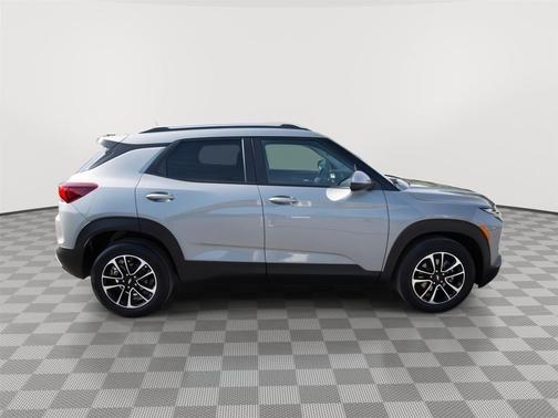 Sterling Gray Metallic 2024 Chevrolet Trailblazer LT