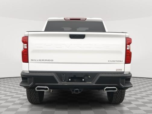 Summit White 2026 Chevrolet Silverado 1500 Custom Trail Boss