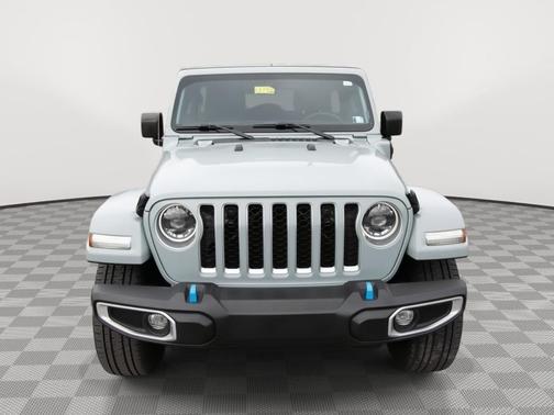 Earl Clearcoat 2023 Jeep Wrangler 4xe Sahara