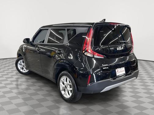 Fusion Black 2025 Kia Soul LX