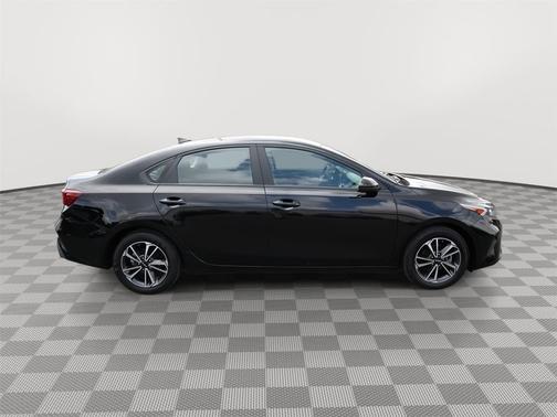 Aurora Black 2024 Kia Forte LXS
