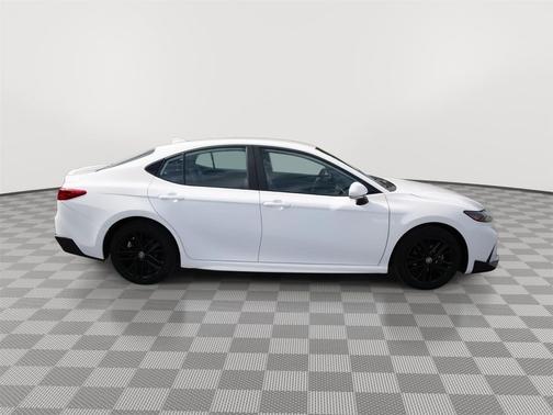 Ice Cap 2025 Toyota Camry SE