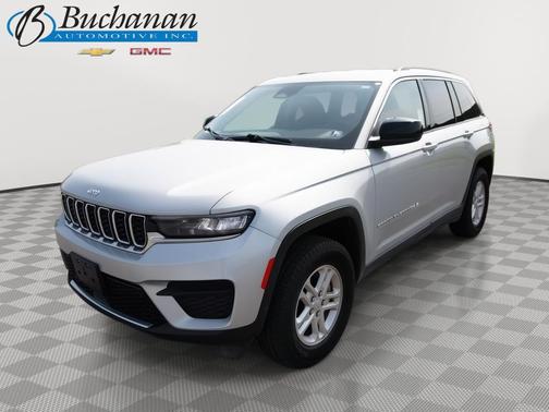 Silver Zynith 2023 Jeep Grand Cherokee Laredo