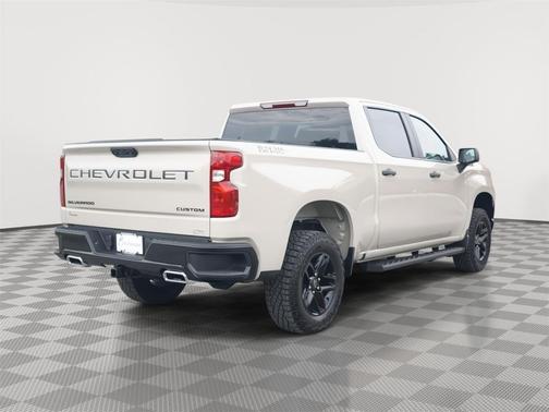 White Sands 2026 Chevrolet Silverado 1500 Custom Trail Boss