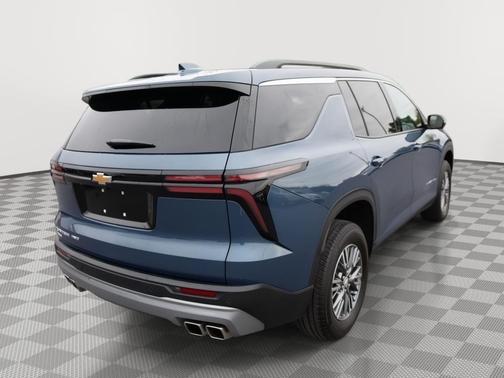Lakeshore Blue Metallic 2025 Chevrolet Traverse LT