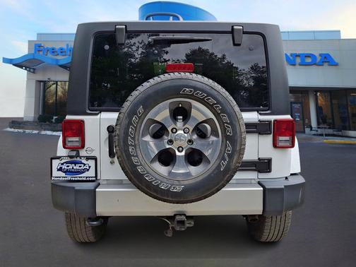 Bright White Clearcoat 2018 Jeep Wrangler JK Sahara