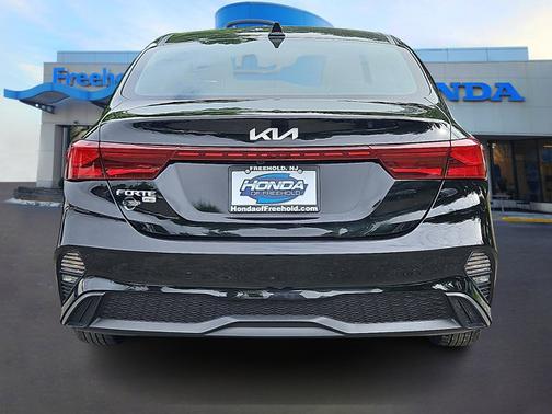 2023 Kia Forte LX