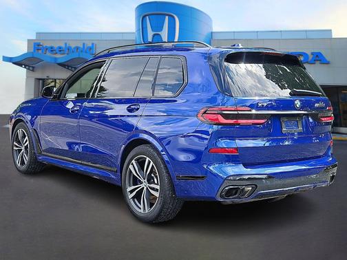 2024 BMW X7 M60i