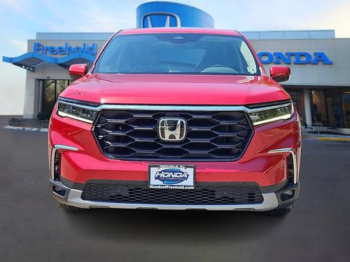Radiant Red Metallic II 2025 Honda Pilot EX-L
