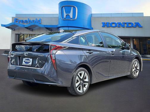 2018 Toyota Prius Three Touring