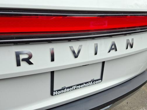 2024 Rivian R1S Adventure