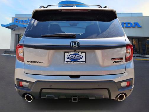 Lunar Silver Metallic Si 2023 Honda Passport TrailSport