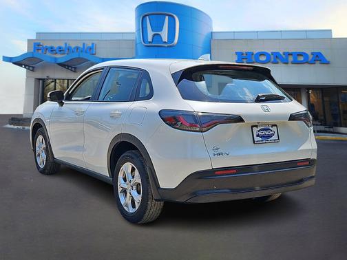 Platinum White Pearl 2024 Honda HR-V LX