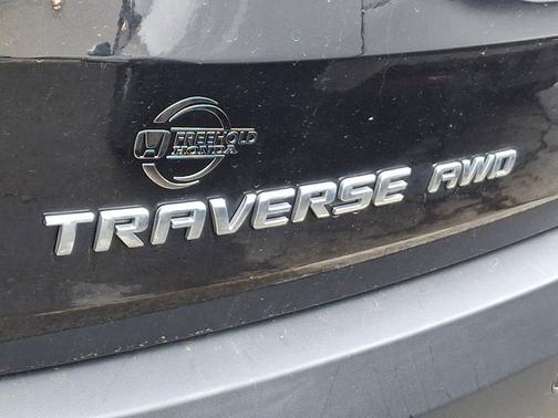 Mosaic Black Metallic 2021 Chevrolet Traverse LT Leather