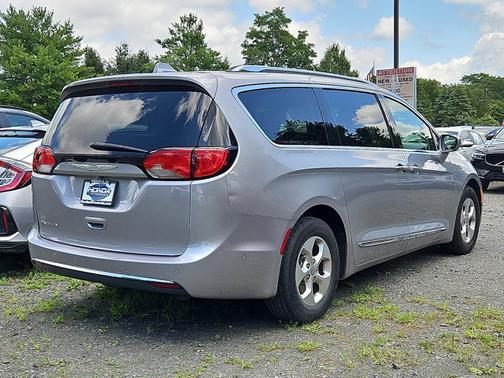 2017 Chrysler Pacifica Touring-L Plus