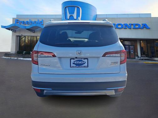 2022 Honda Pilot Touring 7-Passenger