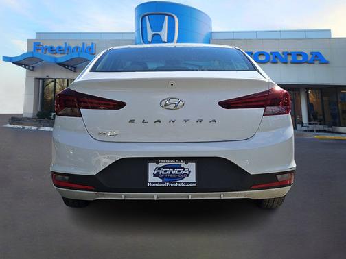 2020 Hyundai ELANTRA SE