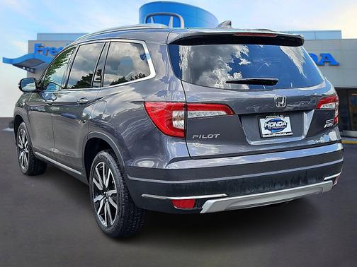 2022 Honda Pilot Touring 7-Passenger