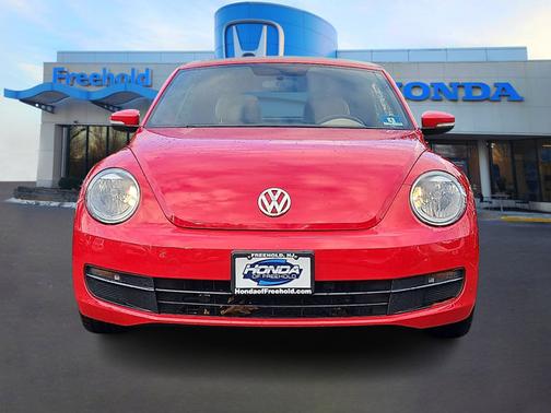 2013 Volkswagen Beetle 2.5L w/Sound/Nav